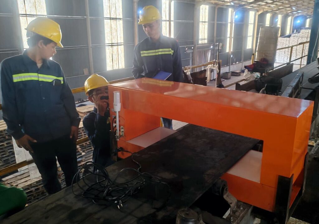 08 - Metal Detector Ferrous dan Non-Ferrous Keamanan Proses Produksi